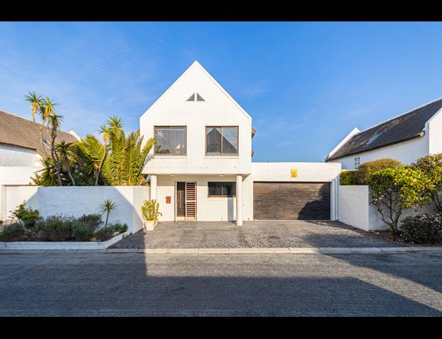 4 BEDROOM HOUSE FOR SALE IN WEST BEACH